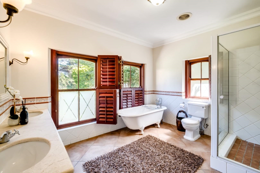 5 Bedroom Property for Sale in Hout Bay Western Cape